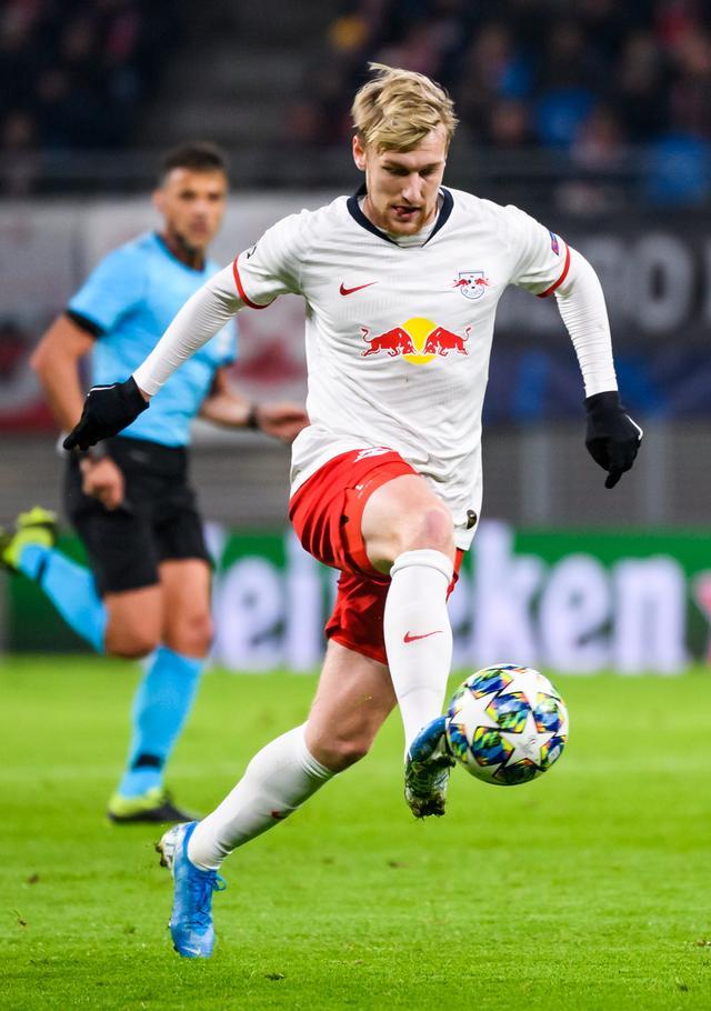 国际比赛日体能课后；本菲卡单刀错失备战NBA总决赛；气氛紧张；医务组通报恢复的简单介绍